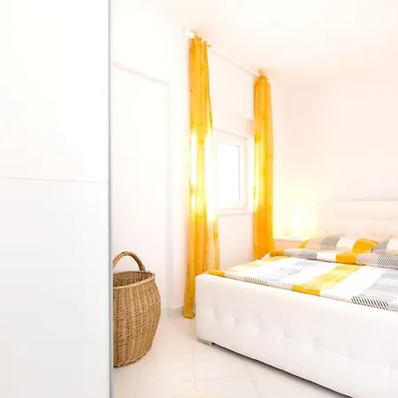 Charming House In Skrpcici With Enclosed Garden *